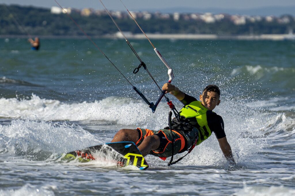 Wing Surfing vs. Kitesurfing Key Differences You Should Know