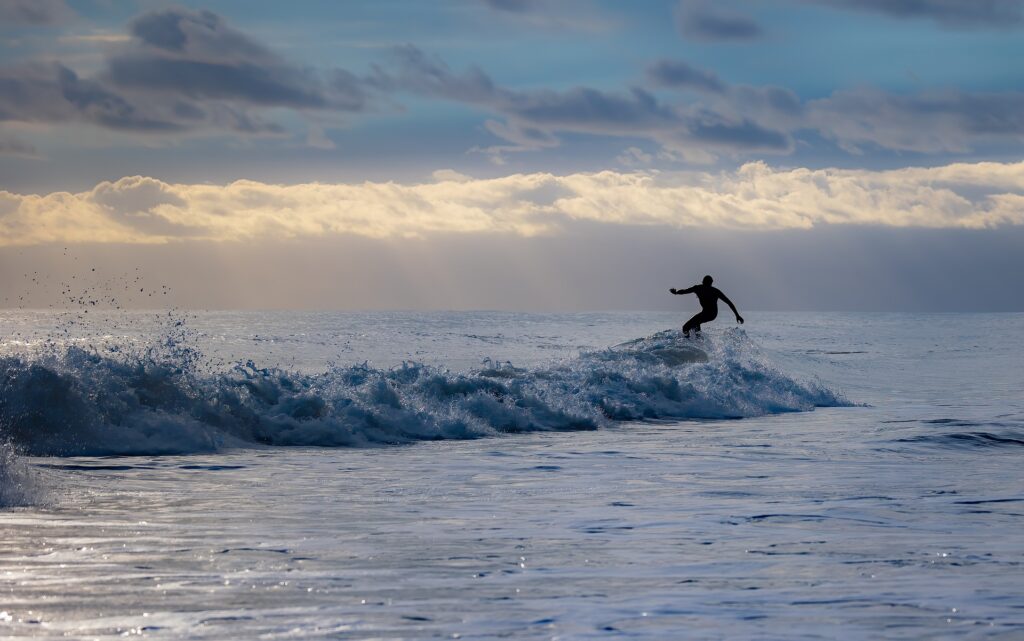 Wing Surfing vs. Kitesurfing Key Differences You Should Know