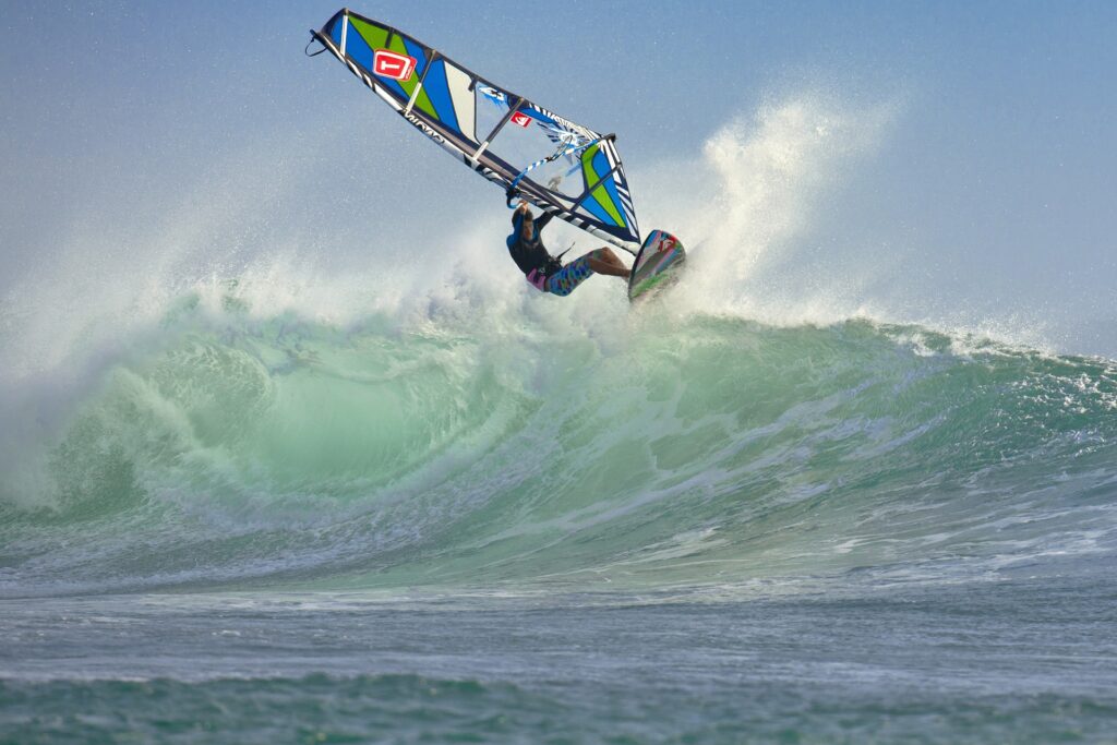 Wing Surfing vs. Kitesurfing Key Differences You Should Know