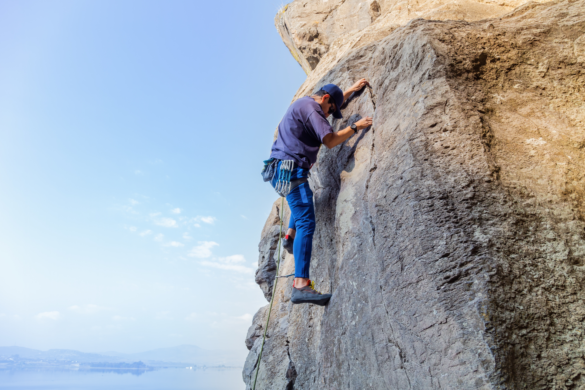 Learning Proper Rock Climbing Technique: Footwork, Handholds, and Body Positioning