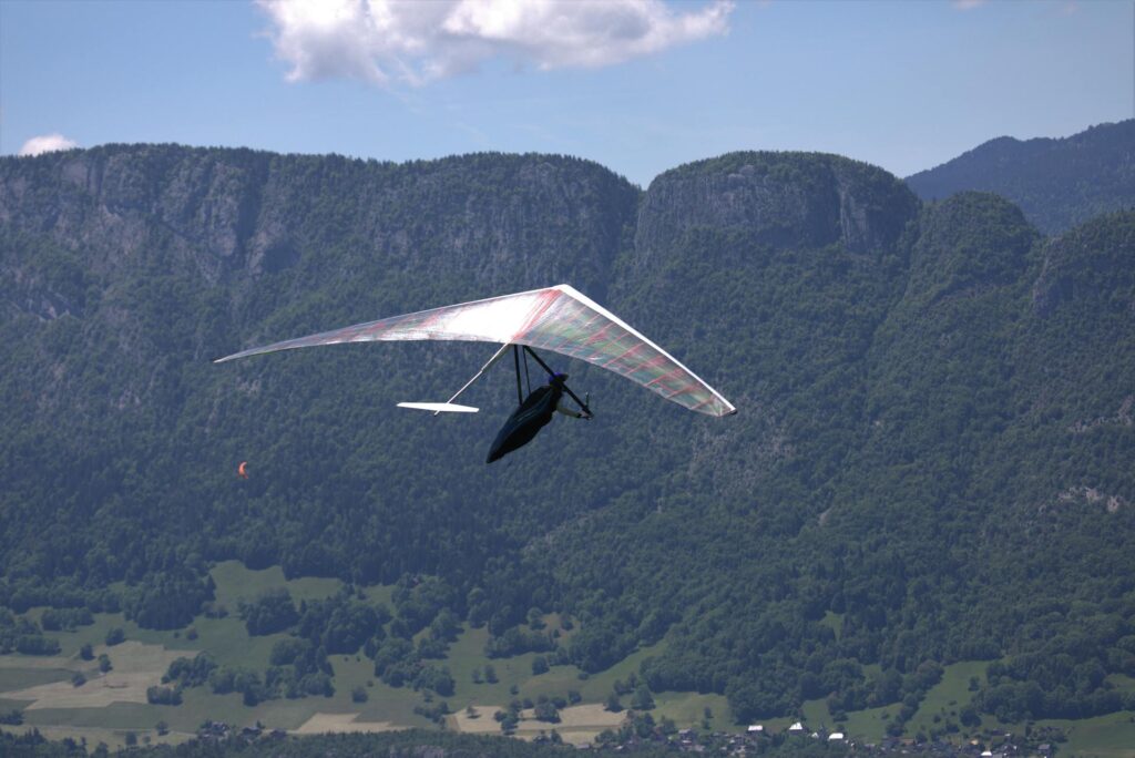 Hang Gliding vs. Paragliding